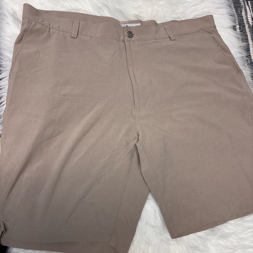 * | Peter Millar | shorts. Size 40.